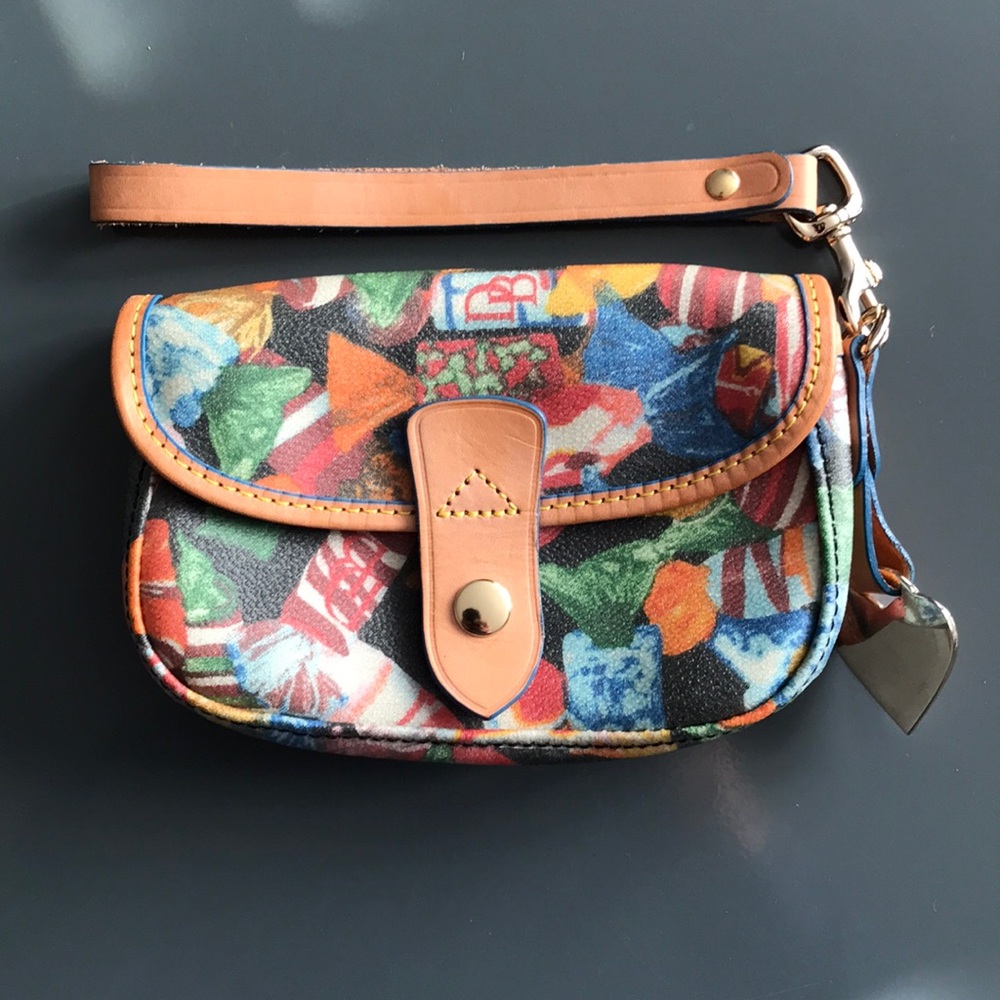 Dooney & Bourke
